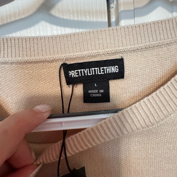 Stylish Beige Sweater - Picture 5 of 5